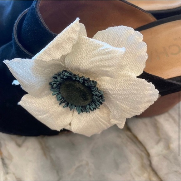 Chanel black suede clogs - size 40. What flower side detail gently worn - Picture 6 of 12